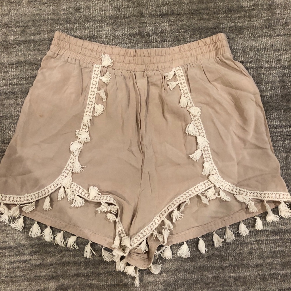 Kendall and Kylie - Beachy Shorts